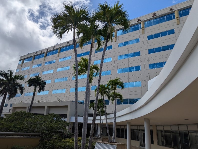 Picture of the U.S. Census building in Puerto Rico. 